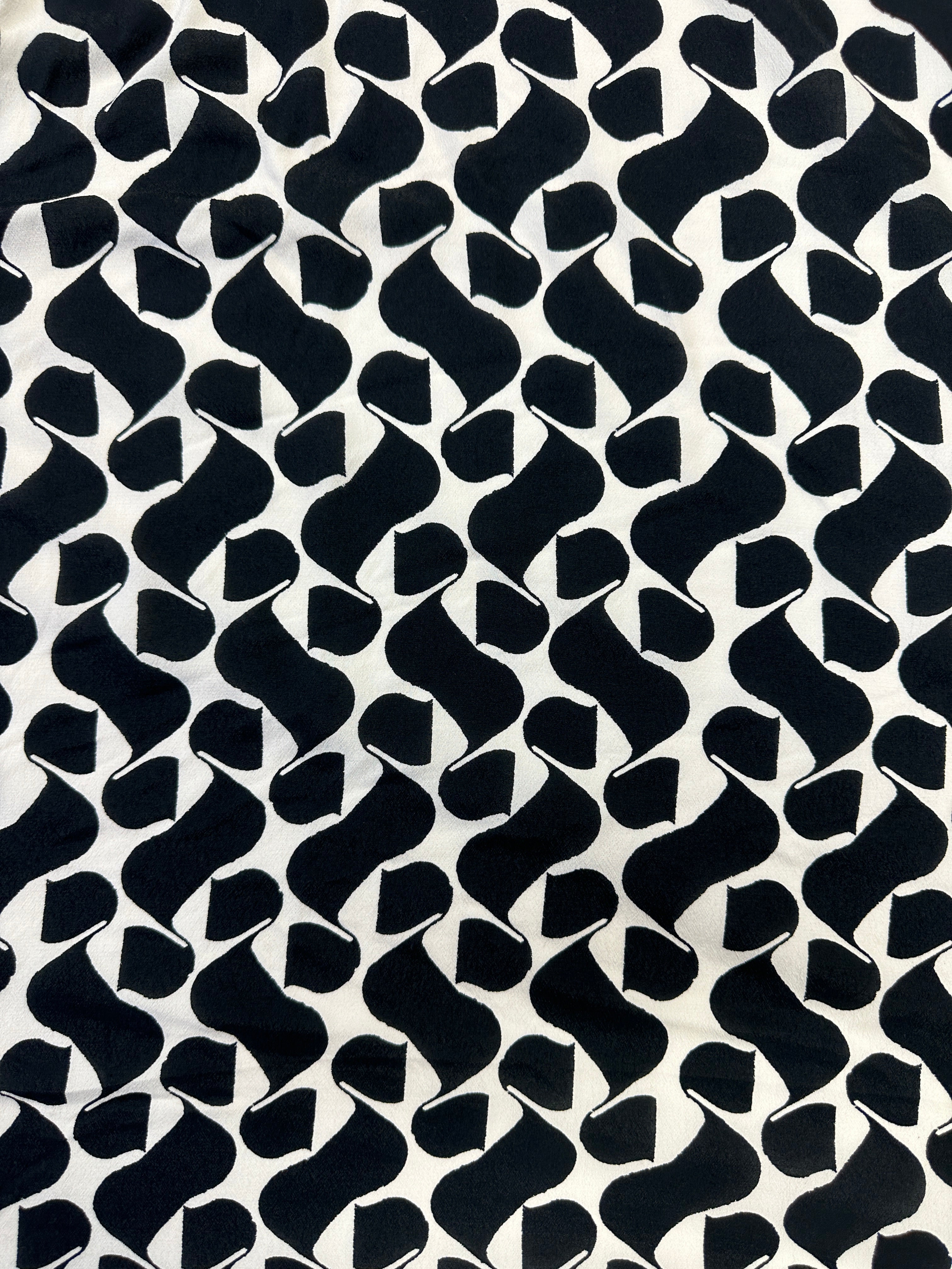 No. 1372 Viscose Crepe black white