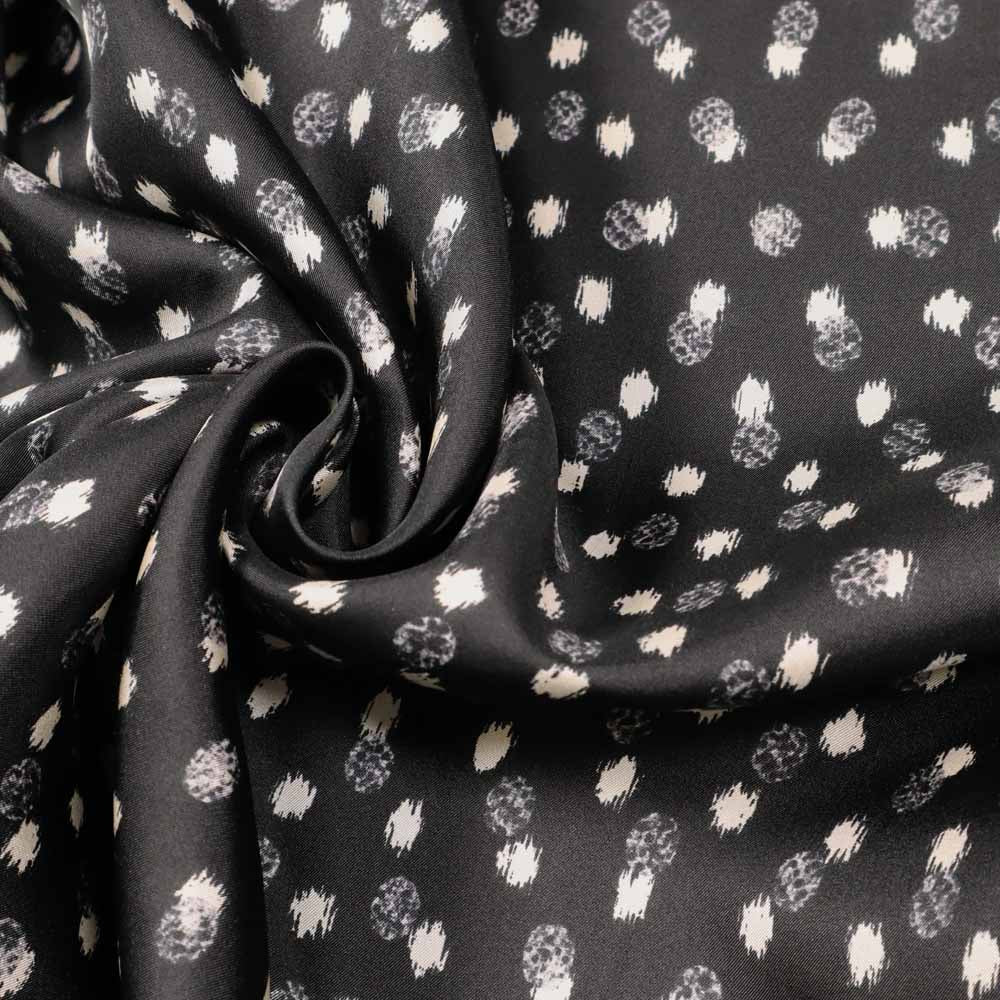 No. 1386 silk twill dots black