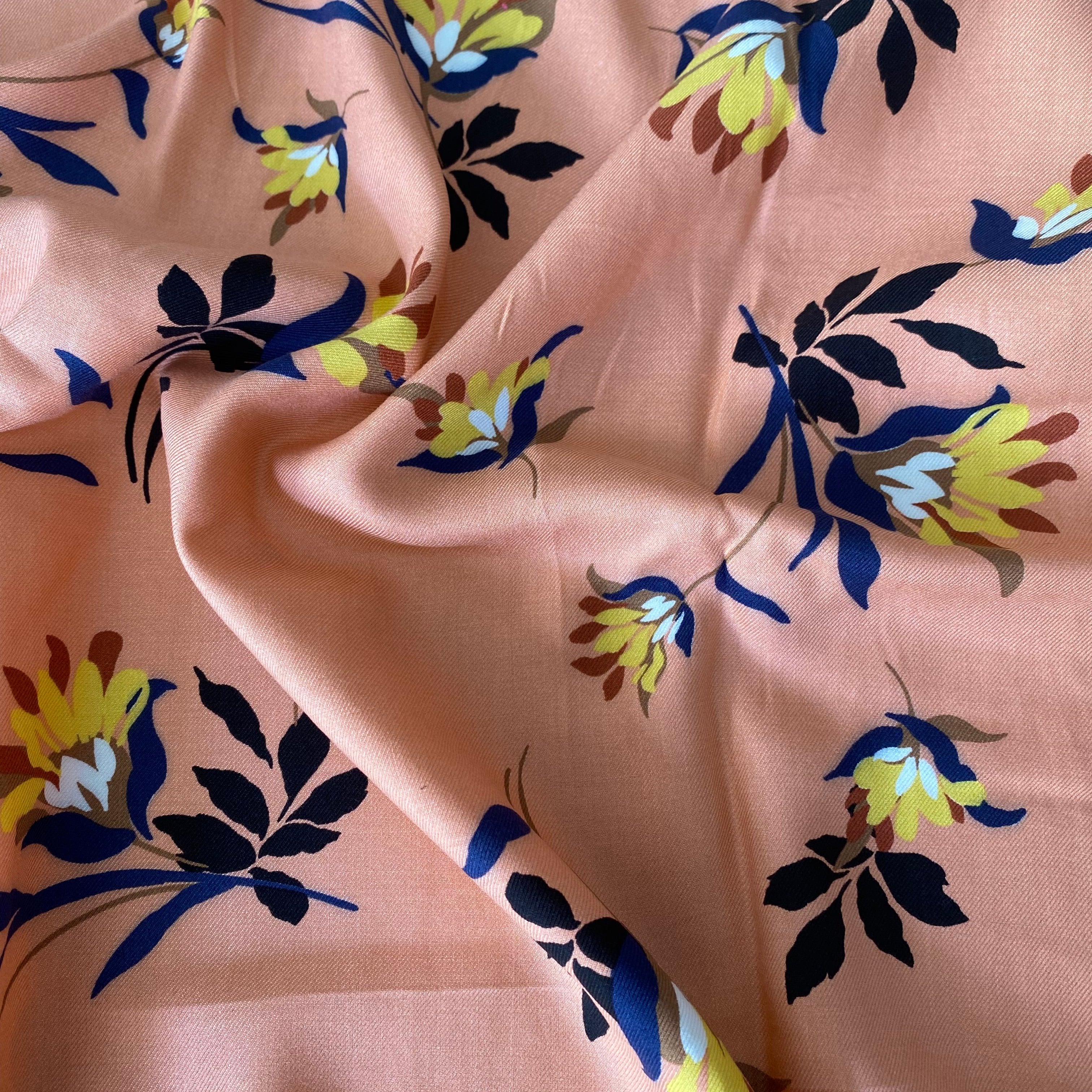 Viscose Floral flamingo / 1 m